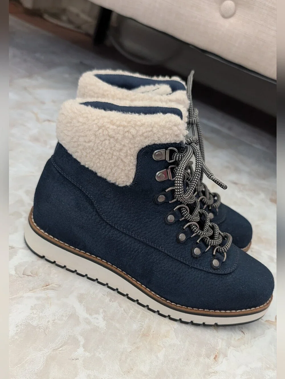 White Mountain Navy Lace-Up Sherpa Collar Winter Boots Woman's Sz 7 W